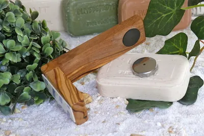 Produktbild von Magnetseifenhalter 9 cm aus Olivenholz inkl. Plättchen für die Seife