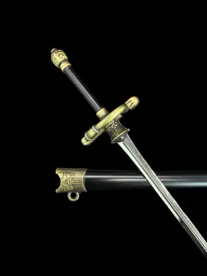 Imagen del producto de Mini espada abrebotellas de fantasía con funda, 22 cm – Arya Stark, Juego de Tronos, metal, con soporte y caja de regalo. Modelo KW1134