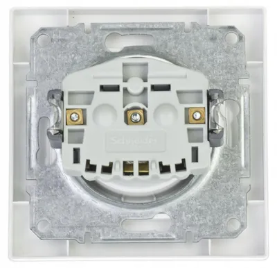 Productafbeelding van Asfora enkelvoudige stopcontact met/zonder witte rand, model EPH2800121