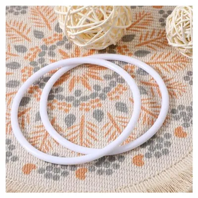 Produktbild von 50 Stück Weiße Kunststoffringe 10cm für Bastelarbeiten, Traumfänger, Makramee und Blumenkränze zur Heimdekoration