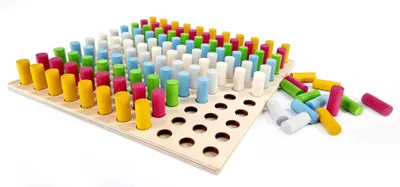 Zdjęcie produktu dla Kolorowa gra wtyczkowa 121 wtyczek z tablicą WxHxD 21x3x21cm NOWOŚĆ