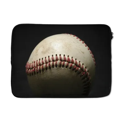 Produktbild von MuchoWow® Laptop Hülle 13 Zoll Ein alter Baseball auf dunklem Hintergrund Laptoptasche - Laptophülle - Sleeve - Rundumschutz