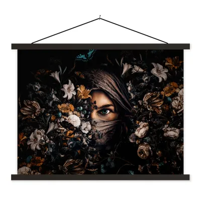 Produktbild von MuchoWow® Textilposter Frau - Luxus - Blumen - Schmetterling - Porträt 40x30 cm mit schwarzem Rahmen - Dekorationen