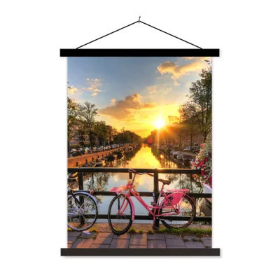 Produktbild von MuchoWow® Textilposter Amsterdam - Blumen - Brücke - Fahrrad - Sonnenuntergang 90x120 cm mit schwarzem Rahmen - Dekoration
