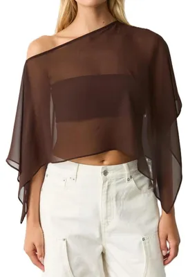 Image de Poncho en mousseline de Damen, style Y2K, fluide, porté sur une seule épaule, transparent, asymétrique, en maille, couleur marron