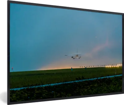 Produktbild von MuchoWow® MuchoWow® Gerahmtes Poster Landebahn Schiphol bei Sonnenaufgang 30x20 cm - Poster mit zchwarzem Bilderrahmen - Kunstdruck - Bild-Poster