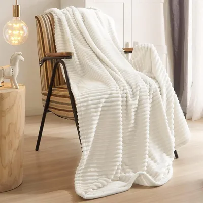Produktbild von Omgoods - Kuscheldecke 100 x 150 cm - Fleece-Decke - Weich und warm - Mikrofaser - Wohndecke - Ideal für das Sofa
