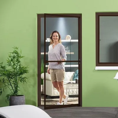Immagine prodotto di Tenda zanzariera per porte con telaio in alluminio e chiudiporta automatico