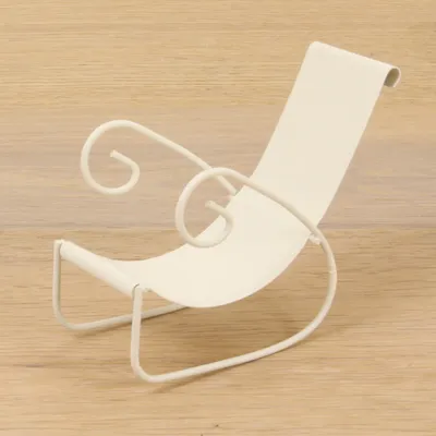 Produktbild von Minigarten Schaukelstuhl mini weiß Metall Höhe 7 cm Deko Figur