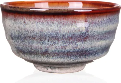 Immagine prodotto di Ciotola matcha "Uji" – ciotola da tè giapponese in Vetroceramica, bianca lucida con sfumature viola-blu e bordo marrone, ideale per principianti
