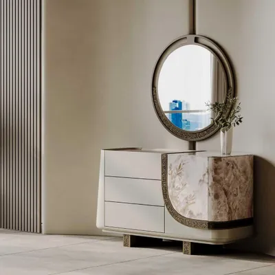 Immagine prodotto di Elegante toeletta con specchio e design moderno