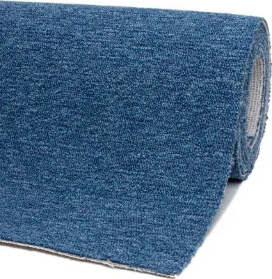 Teppichboden als Auslegware in blau, aufgerollt