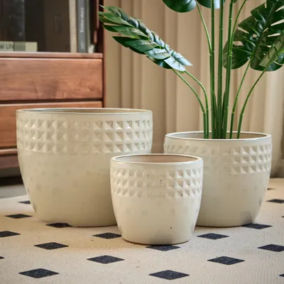 Produktbild von Handgefertigter Keramik Pflanztopf-Set 3-teilig (Ø 38/30, 5/23 cm), glänzend Cremeweiß mit oberem dreieckigem Waffel-Relief, atmungsaktiv, frostsicher