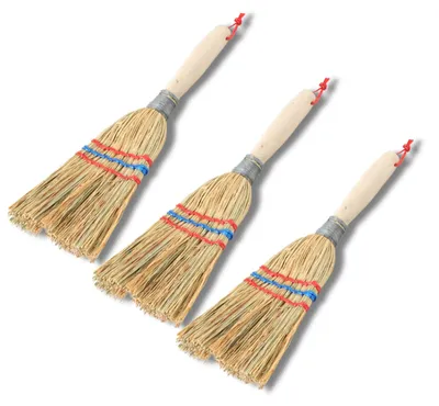 Produktbild von Novatool 3x Kleiner Besen Reisigbesen mit Stiel kurz 28cm Strohbesen Kinder Hexenbesen klein Garden broom MINI Besen klein IDEAL als Kinderbesen & Campingbesen