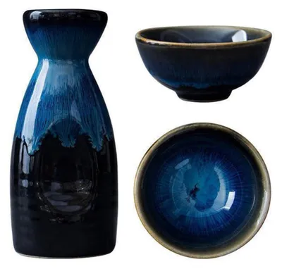 Zdjęcie produktu dla Elzusha - Zestaw do sake w stylu vintage, zawierający ceramiczne kubki i butelkę