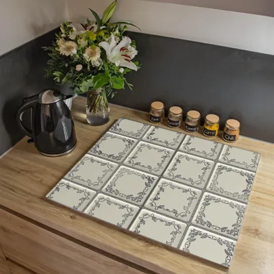 Zdjęcie produktu dla Zestaw dwóch płyt przykrywających do kuchenki Banjado, każda o wymiarach 30 x 52 cm, z gumowymi podkładkami dystansowymi, ze szkła bezpiecznego ESG z motywem płytek [HAP2 10413]