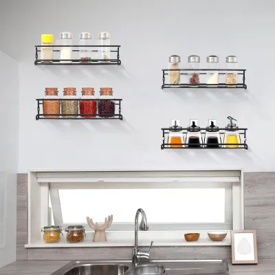 Produktbild von Livingandhome 4er Set Gewürzregal aus Kohlenstoffstahl – wandmontiert, 2 Montagearten & platzsparend