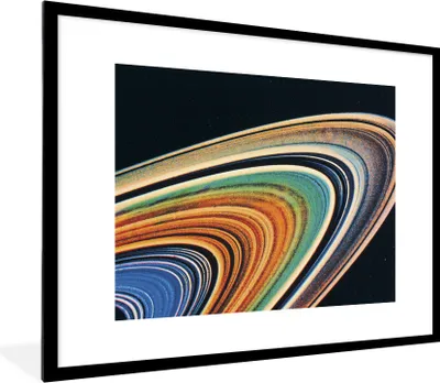 Produktbild von MuchoWow® Gerahmtes Poster Die Ringe des Saturn 80x60 cm - Poster mit Schwarzem Bilderrahmen Wandposter Rahmen Foto Bilder - Schlafzimmer-Dekorationen - Fotoposter