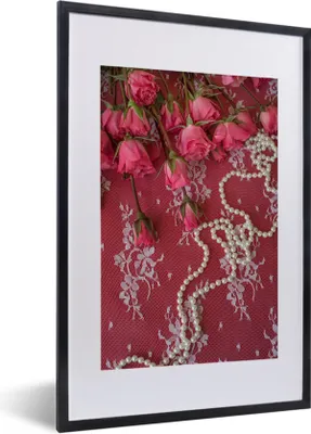 Produktbild von MuchoWow® MuchoWow® Gerahmtes Poster Perlenketten entlang Bouquet mit rosa Rosen 40x60 cm - Poster mit zchwarzem Bilderrahmen - Poster in Rahmen
