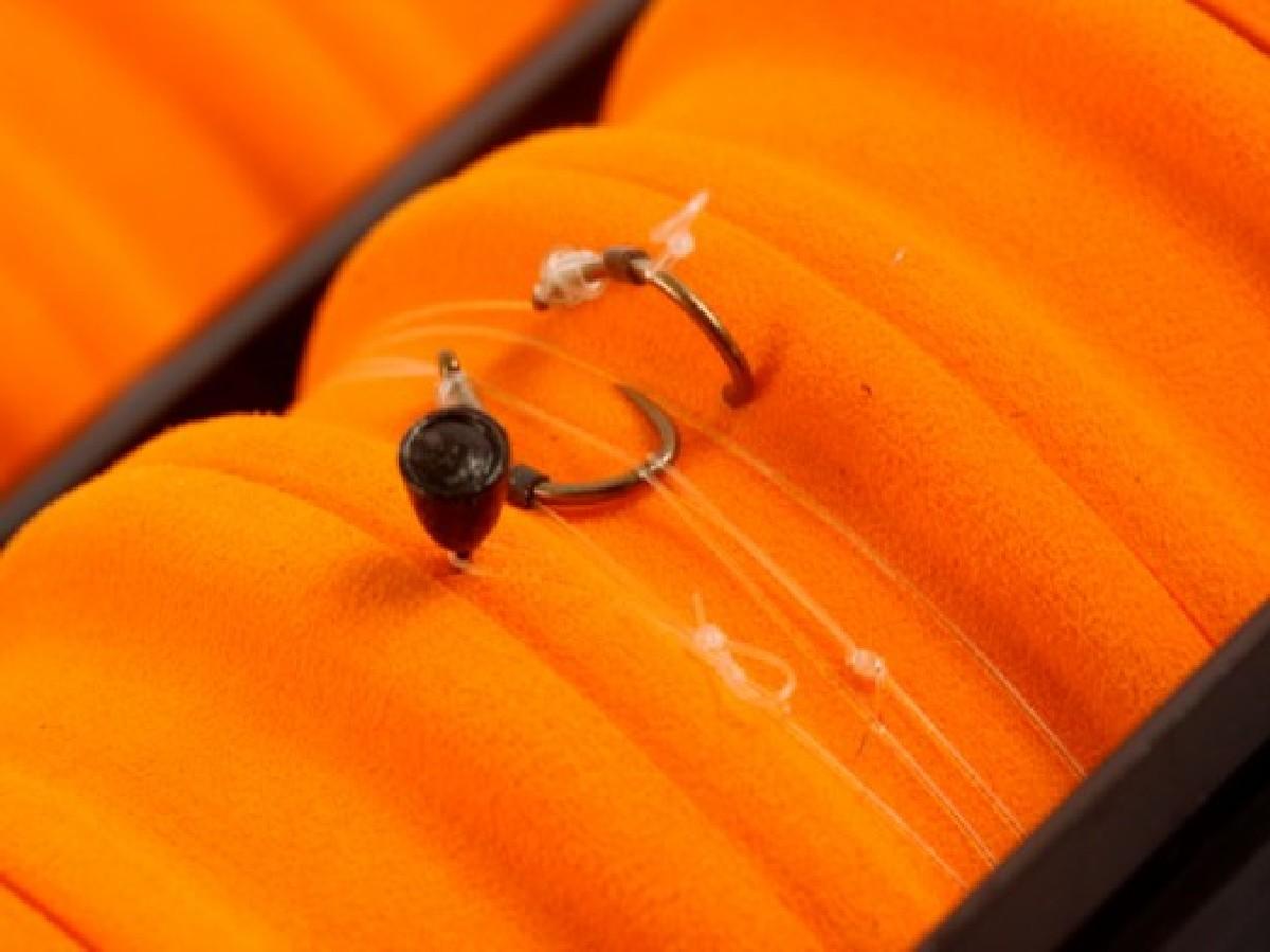 Guru Vorfachbox für über 200 Vorfächer mit 10 EVA Spulen und 20 Pins GRB