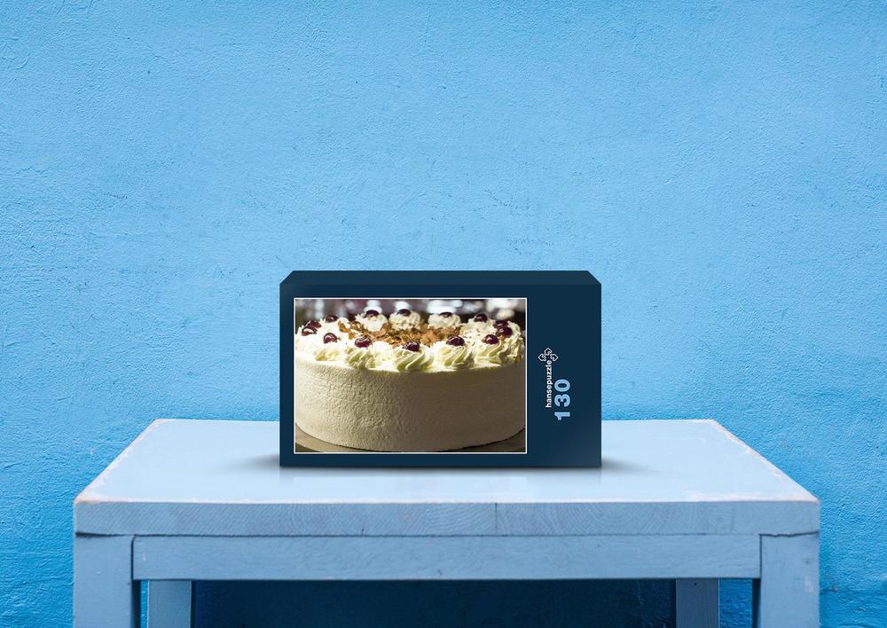 hansepuzzle 46662 - Schwarzwälder Kirschtorte Puzzle, 130 Teile, Menschen, 28,7 x 20,0cm mit hochwertiger Aufbewahrung, Kartonbox & Beutel 36662