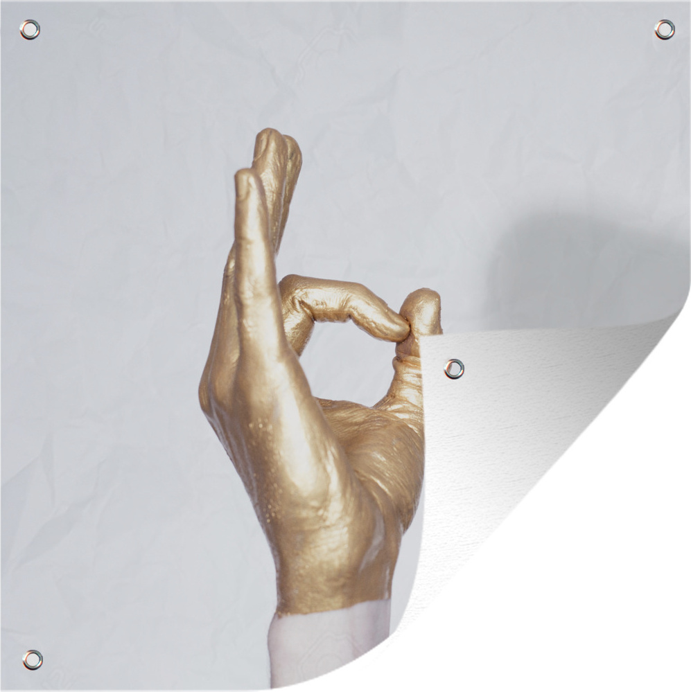 MuchoWow® 50x50 cm Outdoor-Poster Gartendeko Sichtschutz Garten Poster für den Garten Körperkunst auf einer Hand mit einem Symbol 133|1341450