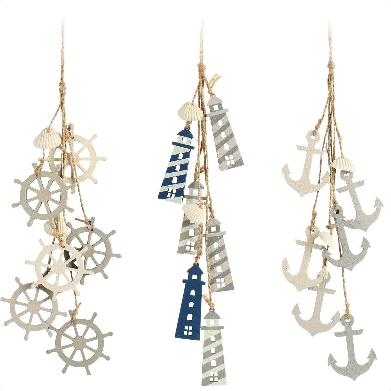 Markenlos 3 x Hängedekoration, maritim, Dekoration zum Aufhängen, Steuerrad, Anker und Leuchtturm mit Muscheln, Hängedekoration aus Holz (3 Stück, grau/weiß/blau)