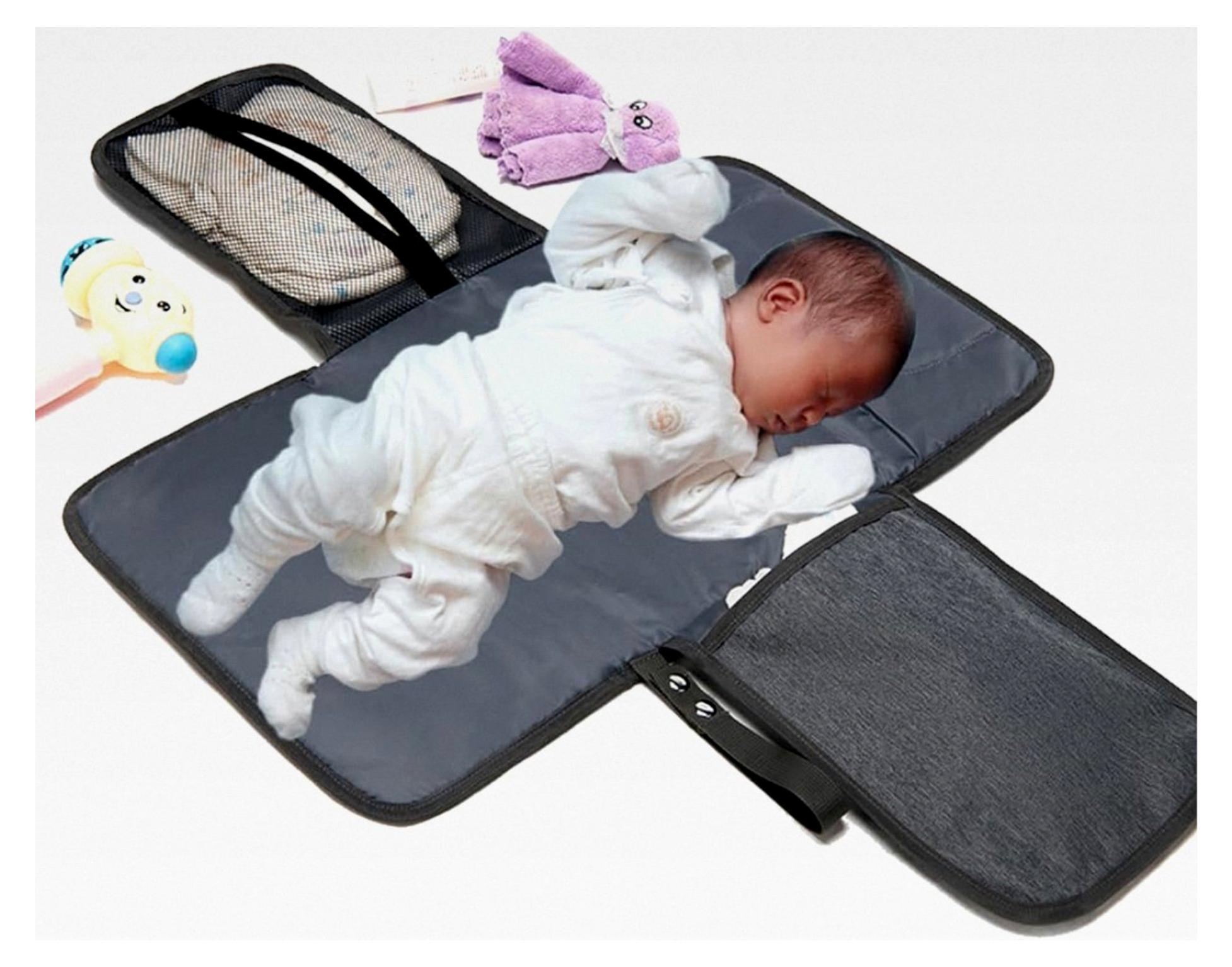 Markenlos Wickelunterlage für Unterwegs – Tragbare, Faltbare & Wasserdichte Wickelauflage mit 3 Fächern zur Aufbewahrung, Reise-Wickeltasche für Babywindeln, Feuchttücher und Zubehör