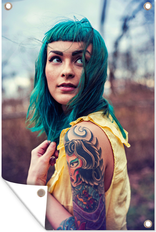 MuchoWow® 60x90 cm Outdoor-Poster Gartendeko Sichtschutz Garten Poster für den Garten Körperkunst auf dem Arm einer jungen Frau 133|1341385