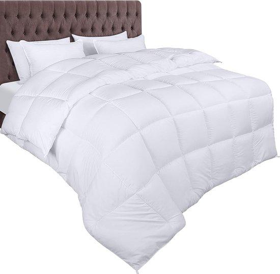 Famanu Bettdecke 200 x 200 cm, 10,5 tog, plüsch silikonisierte Faserfüllung – Weiß