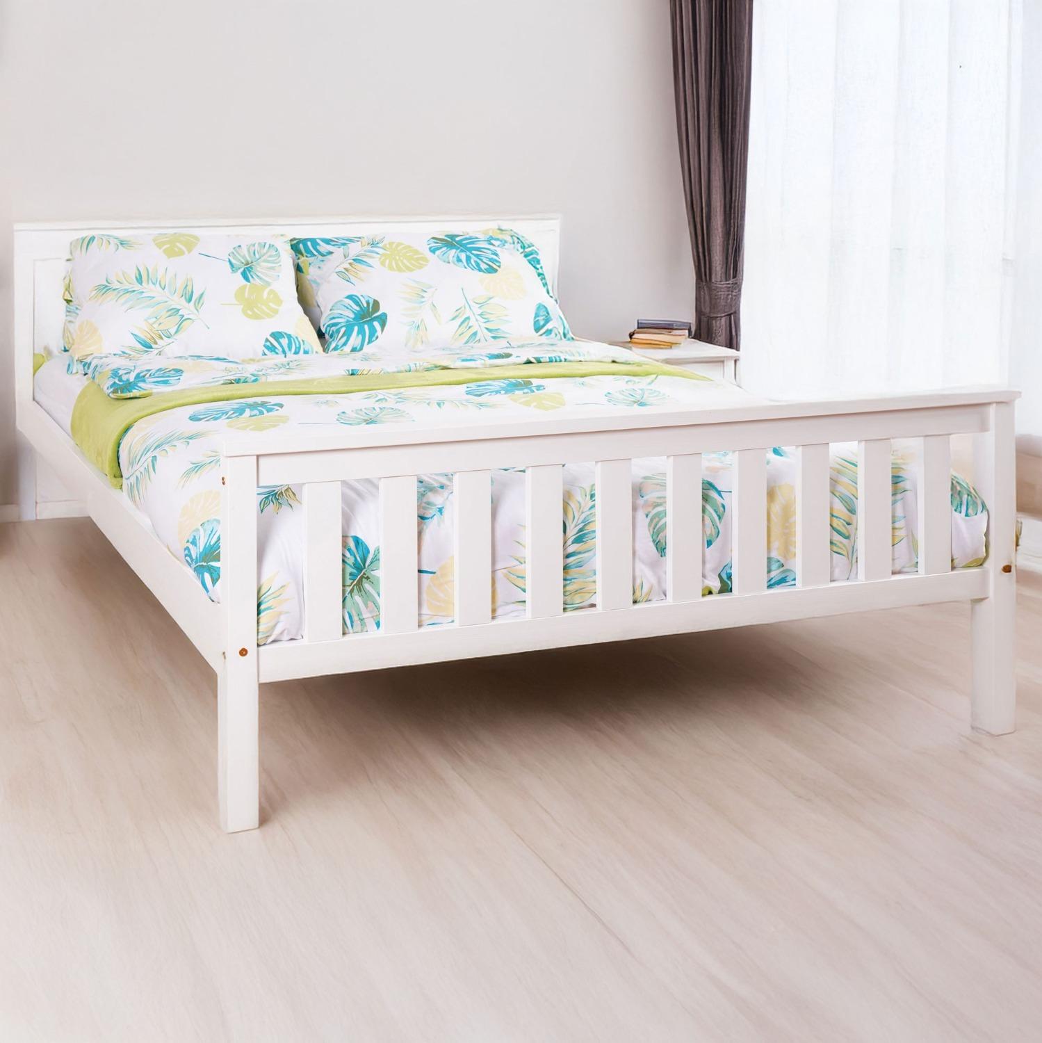 Doppelbett / Gästebett Kiefer Vollholz massiv weiß lackiert A28, inkl. Lattenrost - Abmessung 160 x 200 cm