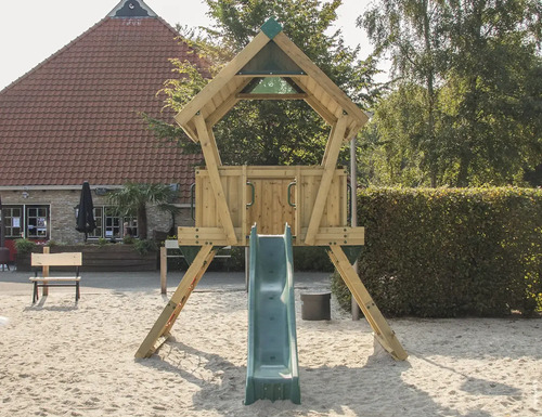 Spielhaus mit Stelzen Q2 Douglasie HY-Land 430 x 310 cm Holz Grundturm, Rutsche, Kletternetz, Handgriff, Holzrampe, Klettersteine, Dacheindeckung