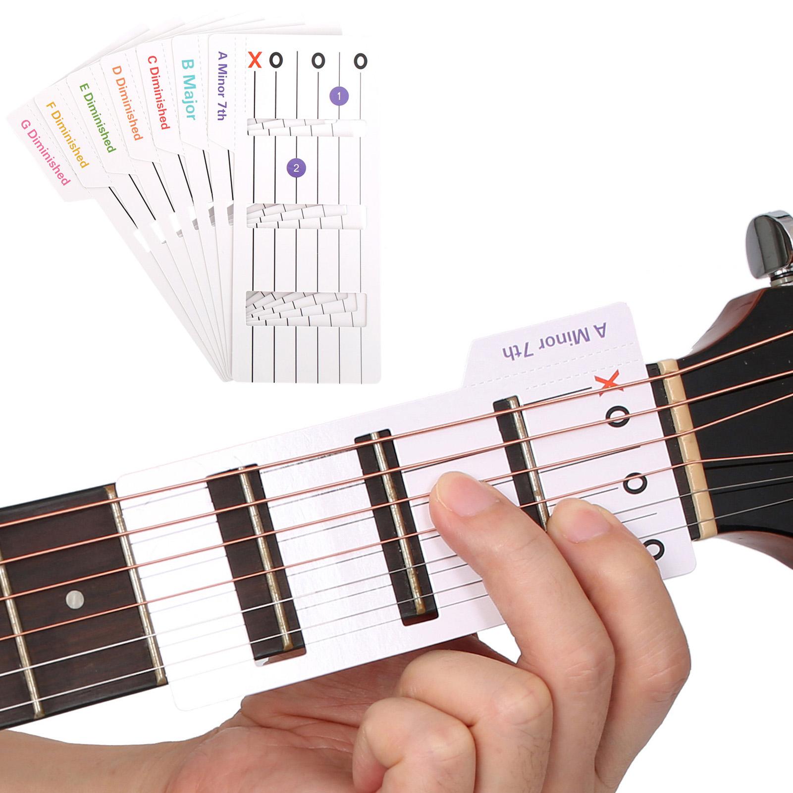 KKmoon 56 Gitarrenakkord-Karteikarten – Farbcodierte Grifftabellen – Stabil laminiert – Praktisches Musiklernhilfsmittel für unterwegs – Zum Üben auf der Akustik- und E-Gitarre K_1310260007311_260525_24732