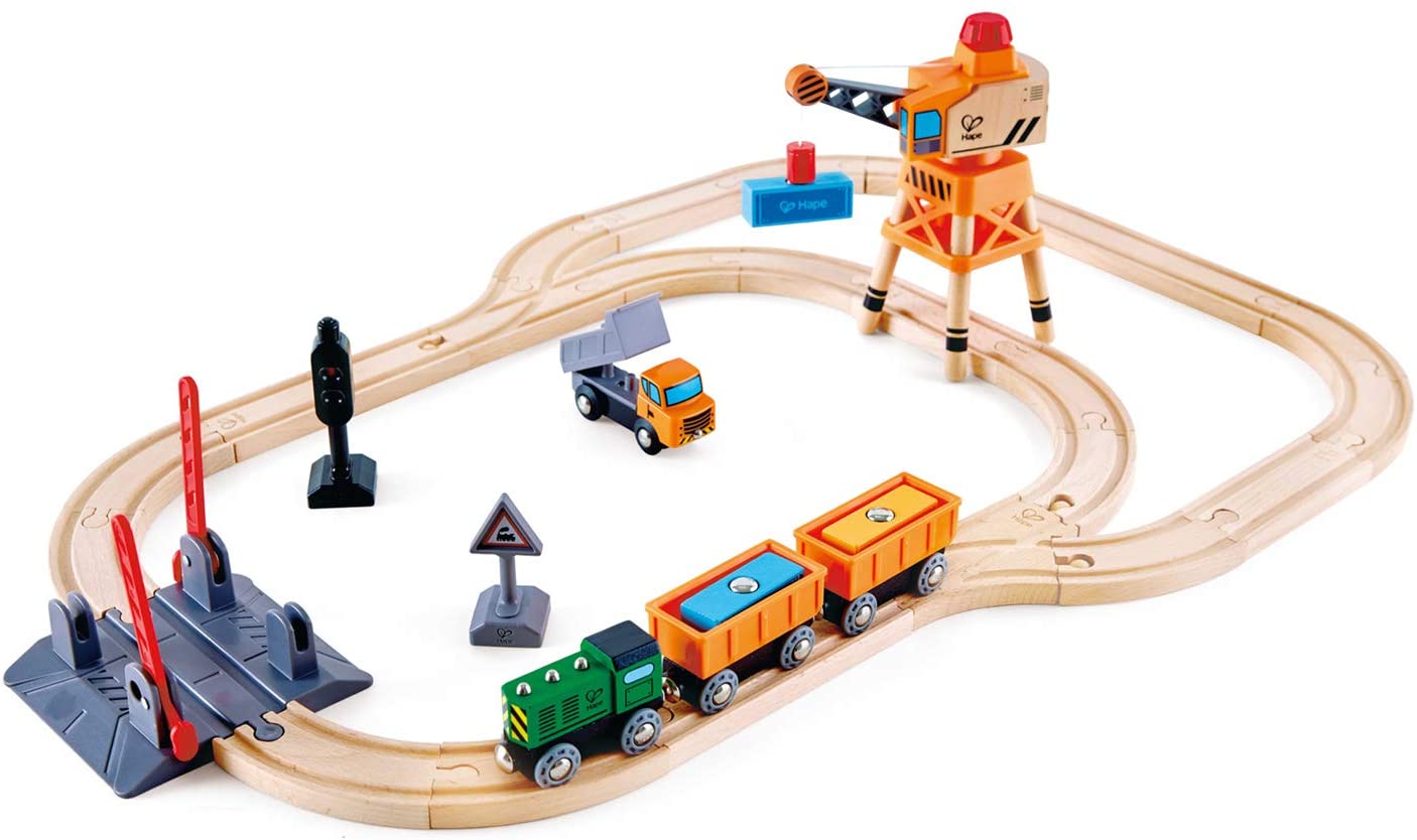 Hape Holzeisenbahn mit Kran - Magnetkran Spielset für Kinder E3732