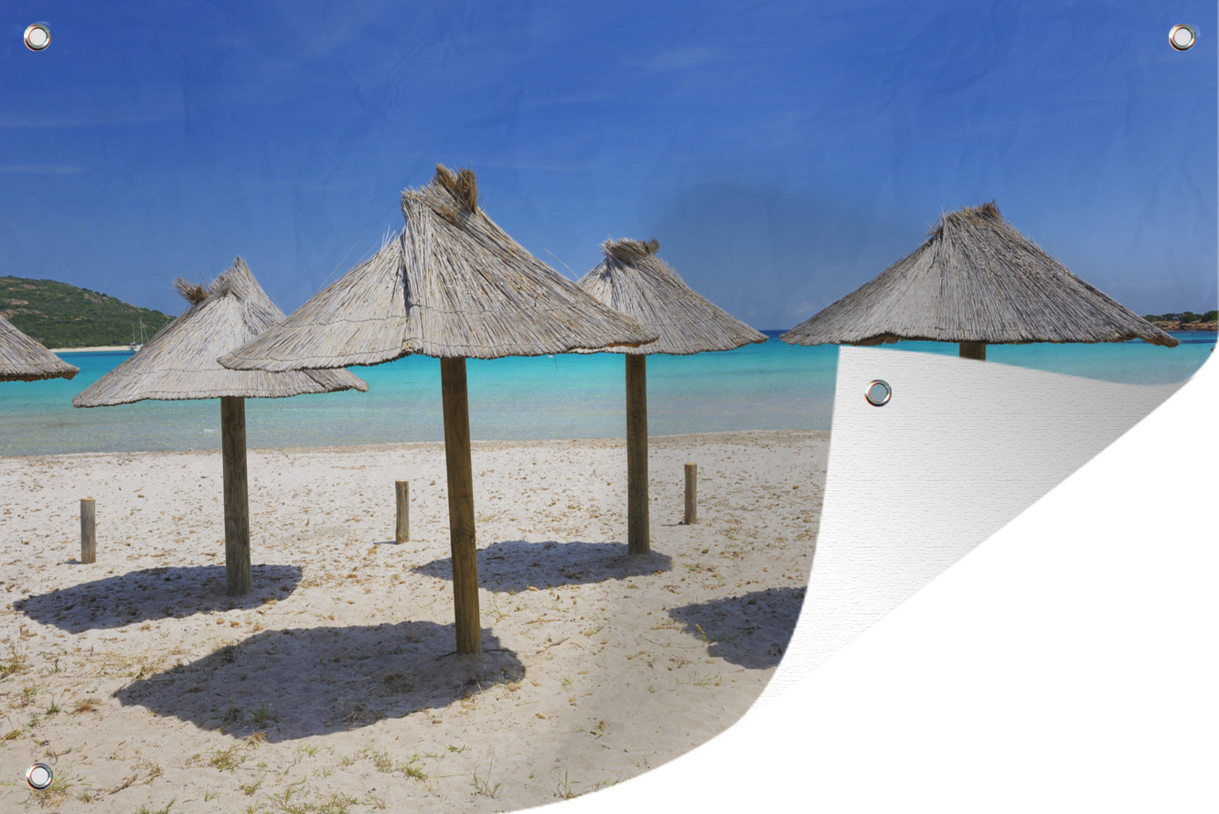 MuchoWow® 60x40 cm Outdoor-Poster Gartendeko Sichtschutz Garten Poster für den Garten Sonnenschirme aus Korbgeflecht an einem Strand im Urlaubsland Korsika 133|3749133
