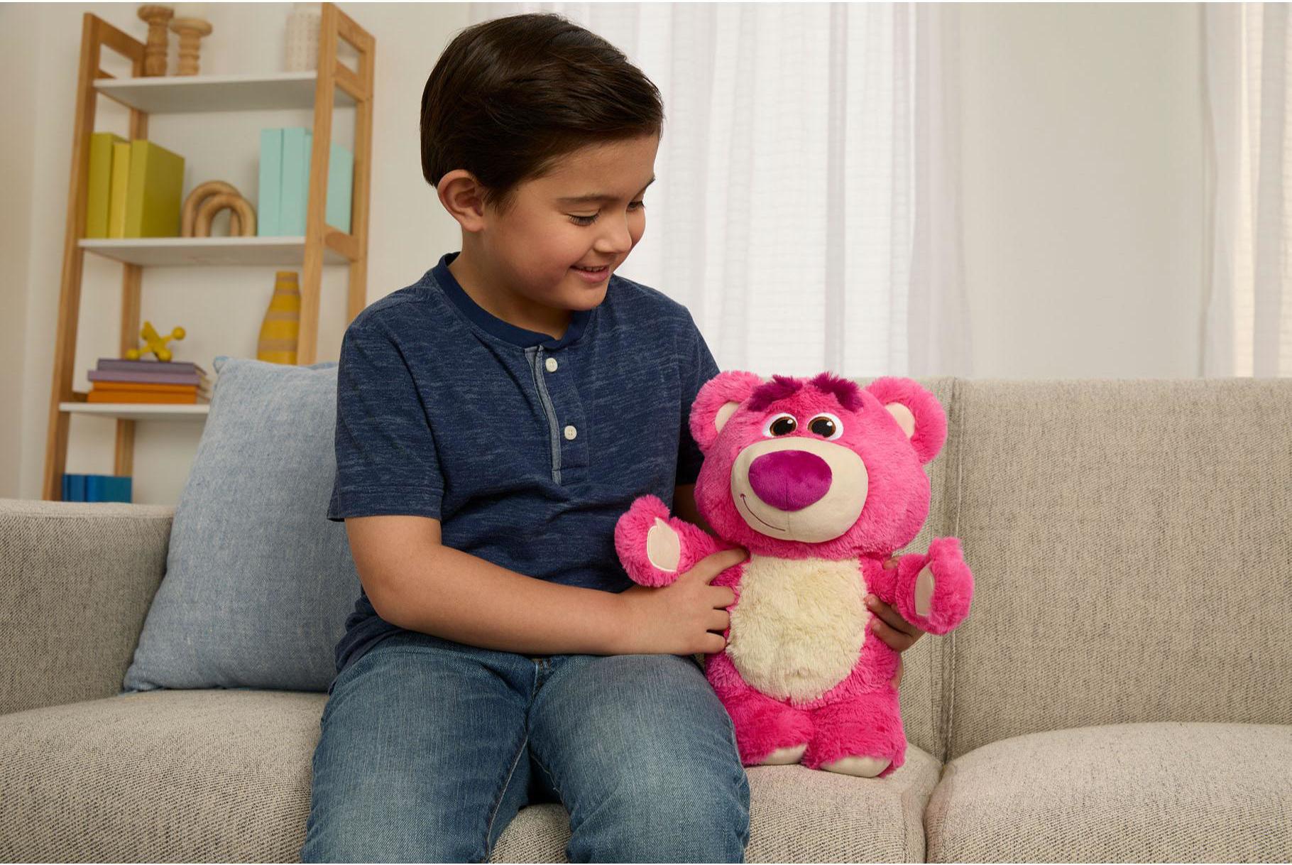 Mattel Disney Pixar Toy Story Lotso-Plüschtier mit Sound, ca. 35 cm großer weicher Teddybär, Summen, Trillern und Kichern, JDG82 581-3880