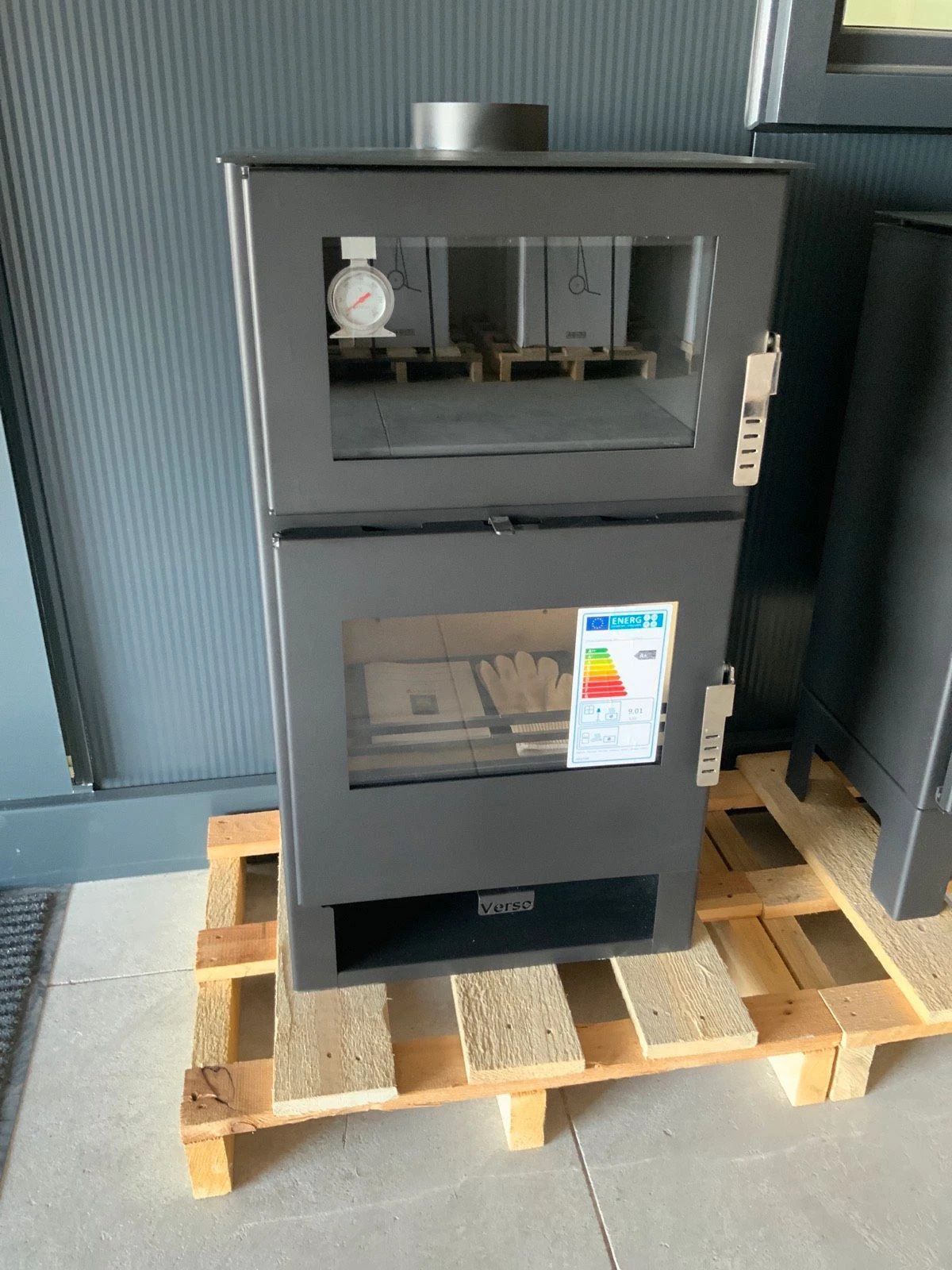 - Holzofen Verso F 9 kW mit Backofen Kaminofen Heizen Kochen