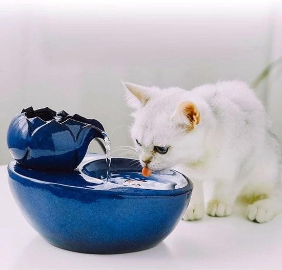 Merkloos Keramik-Trinkbrunnen für Haustiere mit automatischem Wasserzyklus (Weiß) für Katzen und Hunde 107164-0