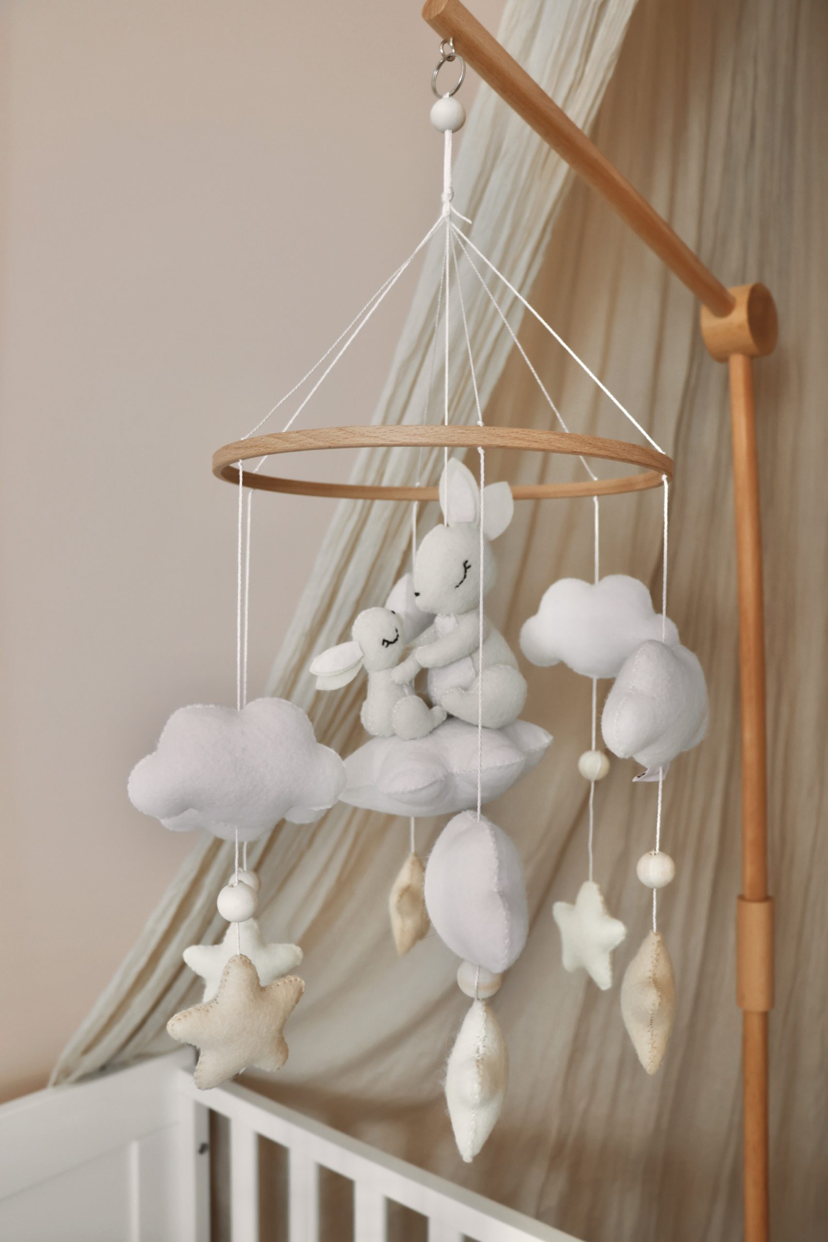 Little Loua Musikmobile mit Hasenmama und Kind