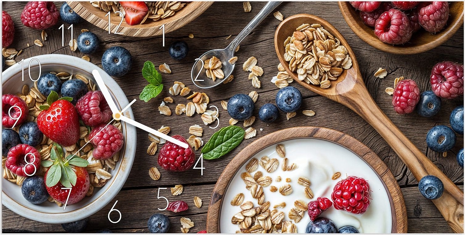 Primedeco Wanduhr aus Glas mit Motiv Beeriges Müsli- 60 x 30 cm - inkl. Aufhängesystem