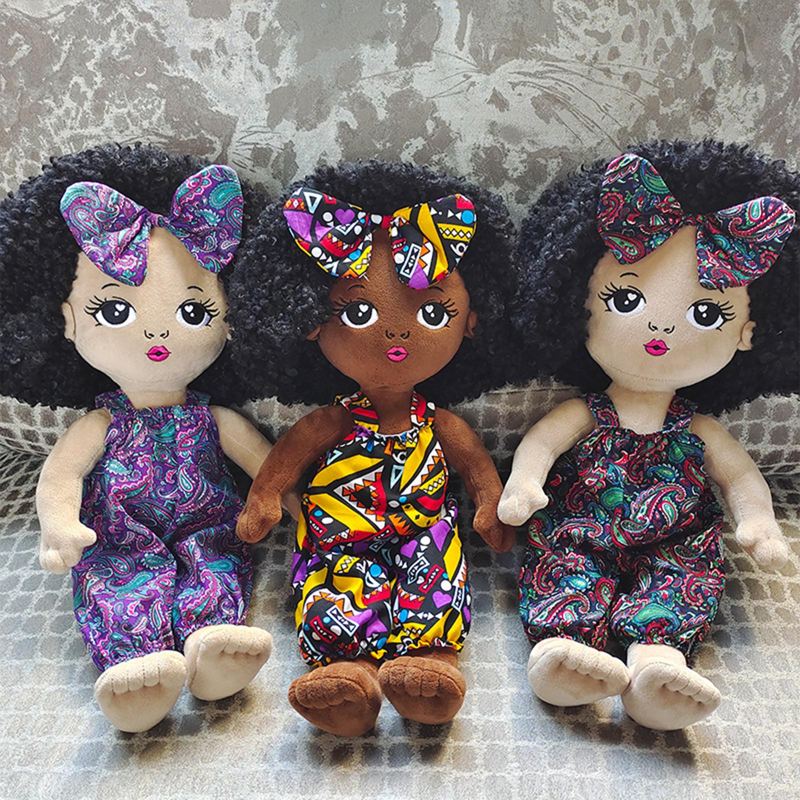 Gistuch Entzückende Puppe, 17 Zoll, weiße Haut, lockiges Haar, Spielzeug mit Kleid und Schleife