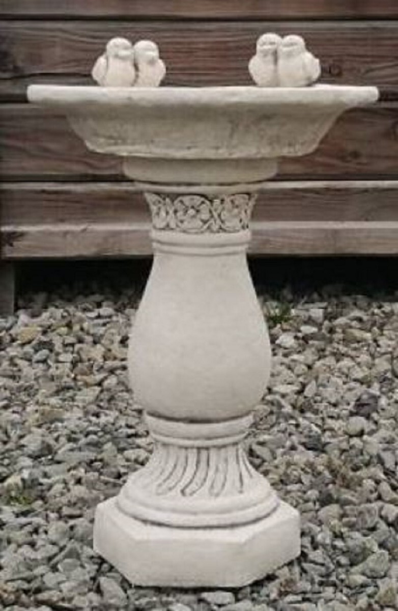 Casa Padrino Jugendstil Vogeltränke mit dekorativen Vögelchen Grau Ø 35 x H. 51 cm - Rundes Garten Deko Stein Vogelbad - Jugendstil Garten & Terrassen Deko Accessoires - Gartenmöbel im Jugendstil