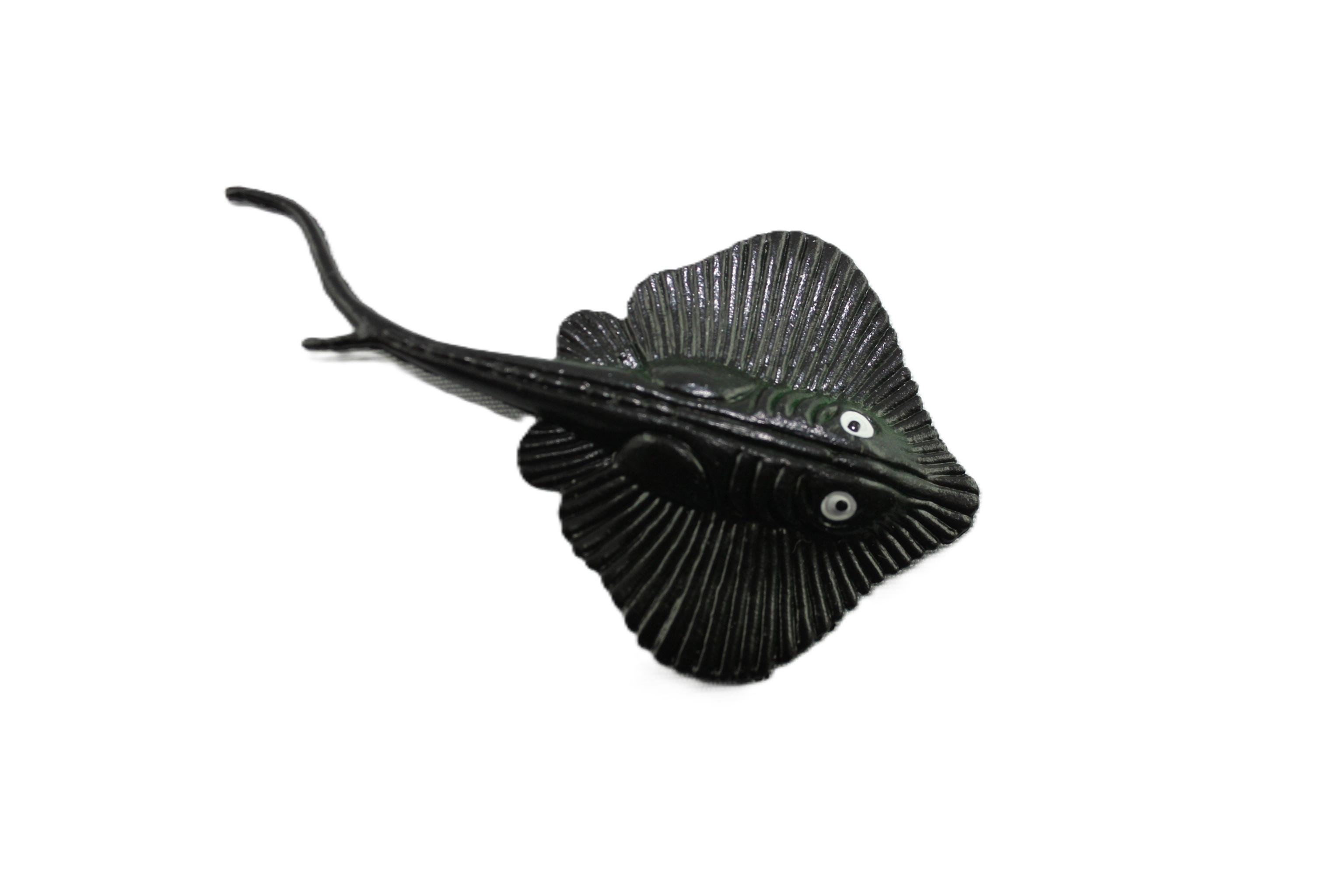 Cornelissen naTierliche Geschenke GmbH & Co. KG Cornelissen - 821002 - Seetiere, Rochen, 7cm, PVC
