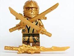LEGO Ninjago: zlatý Lloyd s mečmi