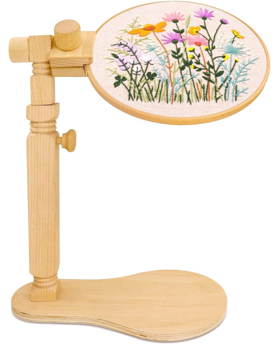 Markenlos Stickrahmenständer aus Holz, drehbarer Stickrahmenständer, Stickrahmen aus Holz für Kreuzstich, Stickrahmenständer für Bastel- und Nähprojekte.