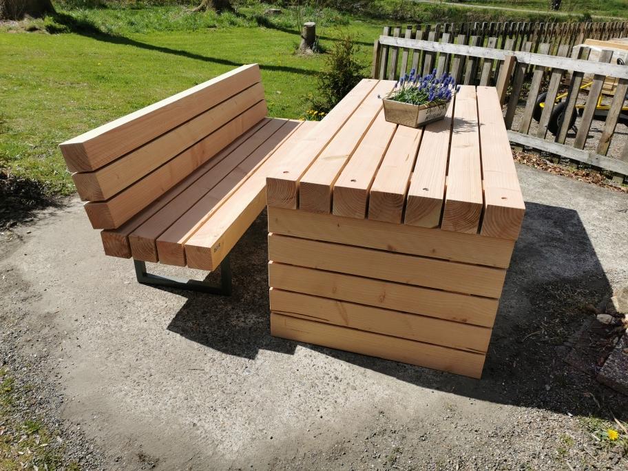 dutch-flair Douglasie Massivholz Tisch mit 12 cm Balkendicke, 90 cm breit, 76 cm hoch