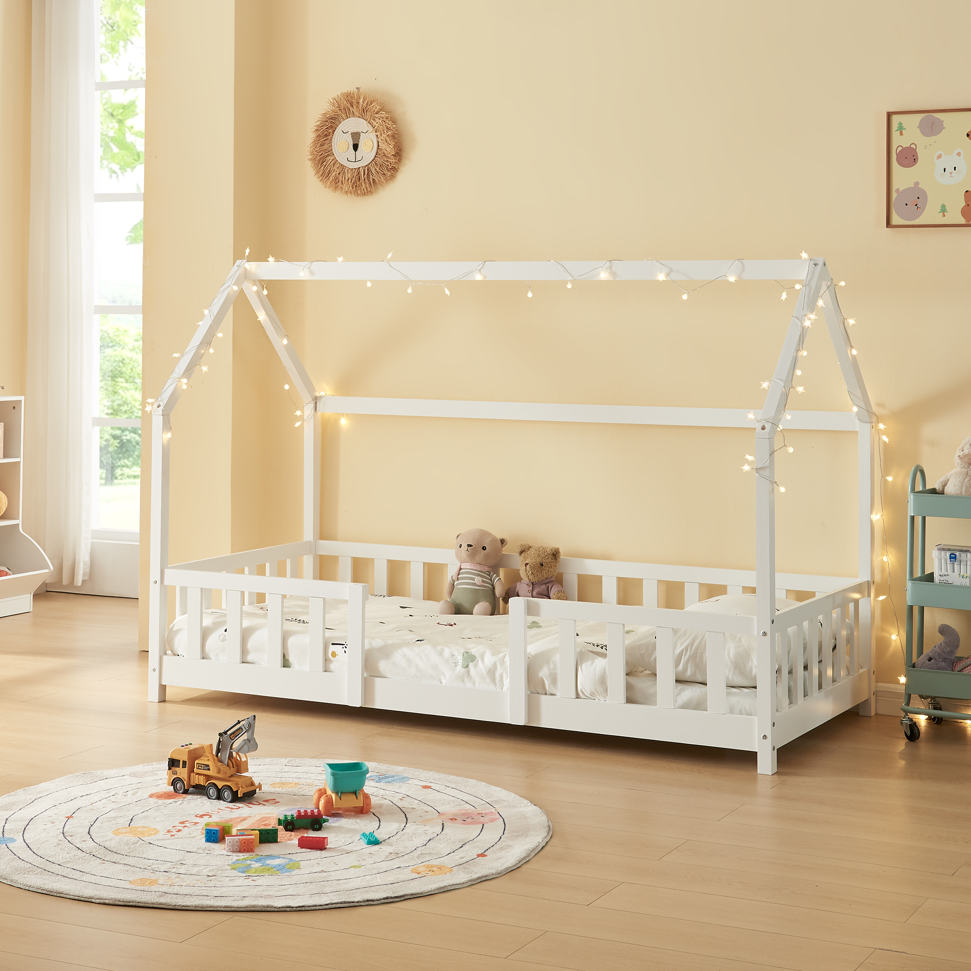 en.casa Kinderbett ’Sisimiut’ in Haus-Optik mit Rausfallschutz Kiefernholz 90 x 200 cm Weiß