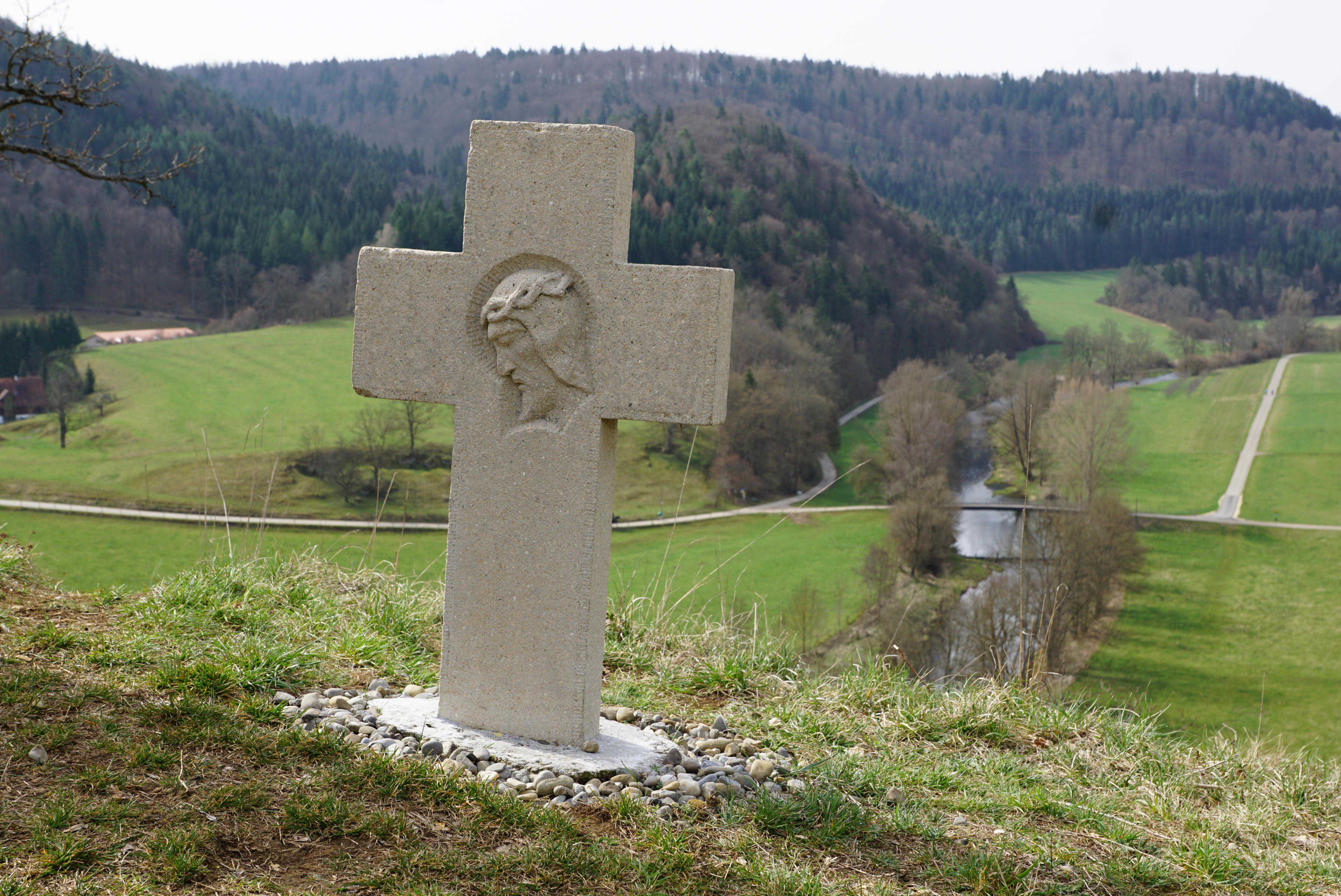 hansepuzzle 11393 - Mahnmal Puzzle, 2000 Teile, Orte, 90,0 x 60,0cm mit hochwertiger Aufbewahrung, Kartonbox und wiederverschließbarem Beutel