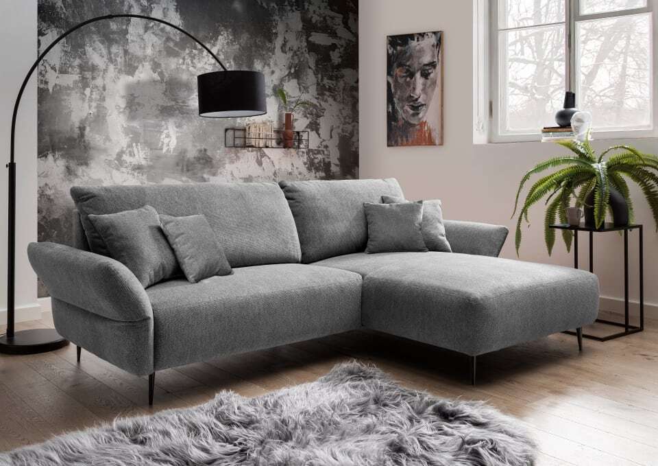 Ecksofa Vardo von Benformato: Stilvolle Eleganz in Mikrofaser mit verstellbaren Armlehnen und beidseitiger Montage, erhältlich in 5 Farben : Grau Designer-Farben: Grau