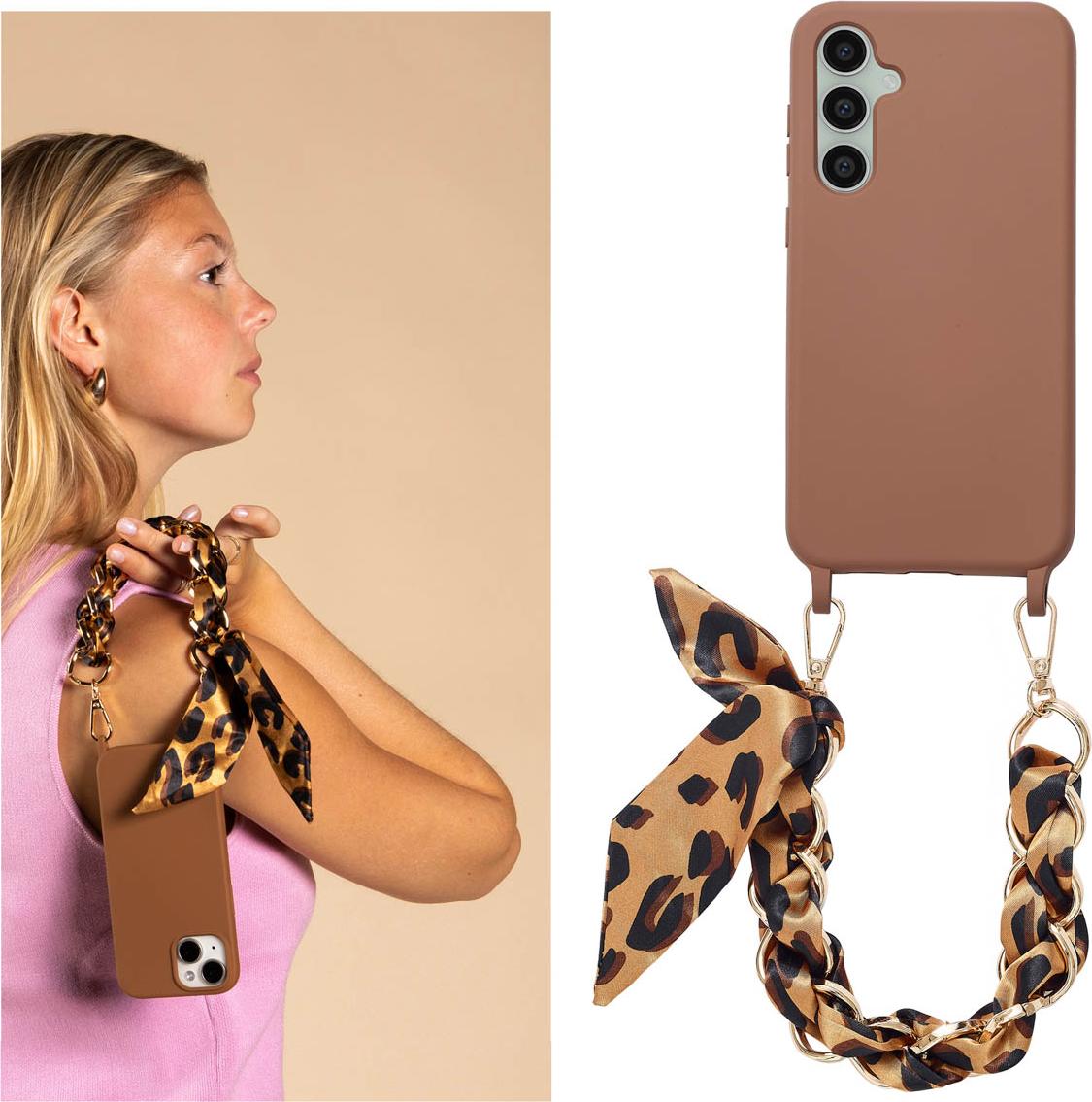 Selencia Zadný kryt s luxusným remienkom na zápästie pre Samsung Galaxy S23 FE - hnedý